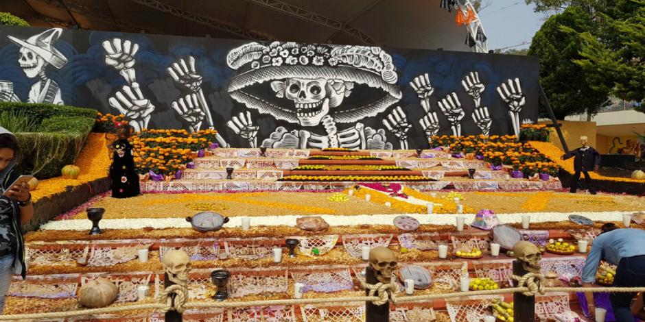 Comida en ofrendas, de los mejores festines en Día de Muertos