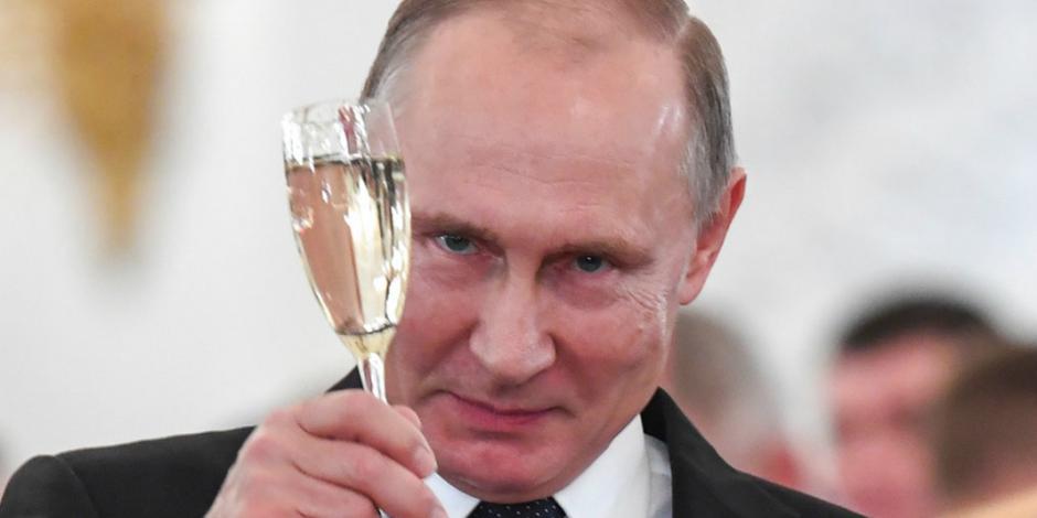 En mensaje navideño, Putin exhorta a Trump a mejorar relación bilateral