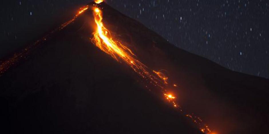 Tras sismos, volcán de Fuego y el "Popo" aumentan actividad