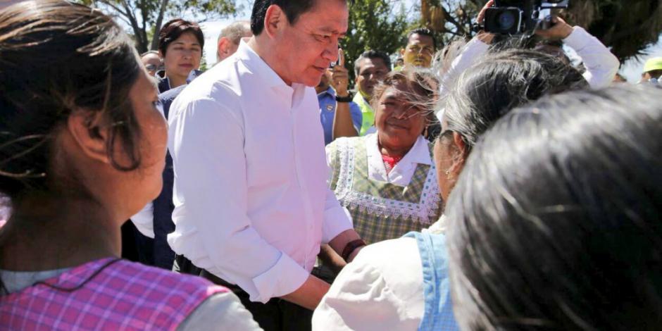 Ninguna comunidad afectada por sismos quedará sin apoyo, afirma Osorio Chong