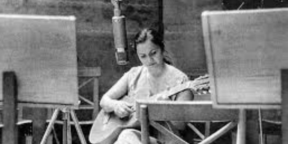 Las 7 canciones de Violeta Parra para recordarla a 100 años de su nacimiento