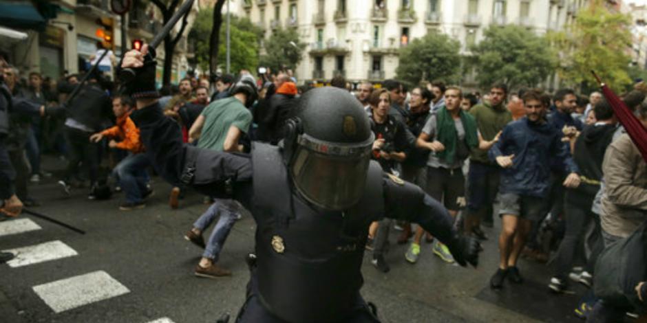 VIDEO: Enfrentamientos por referéndum en Cataluña dejan más de 800 heridos