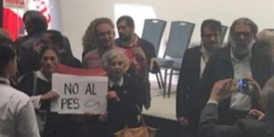 Protesta Elena Poniatowska contra alianza de Morena con Encuentro Social