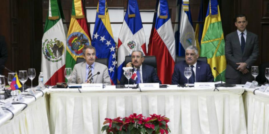 Buscan acuerdo gobierno y oposición de Venezuela el 15 de diciembre