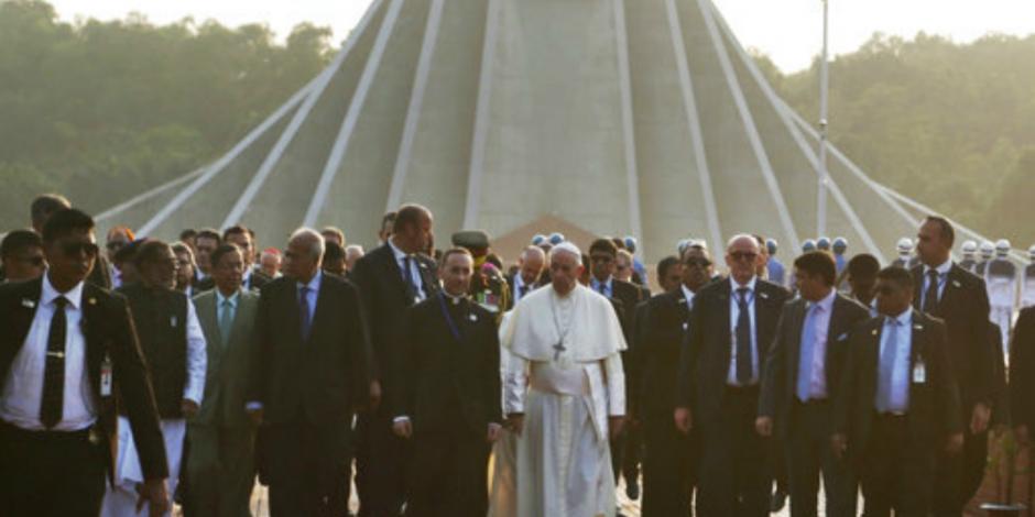 Papa pide medidas decisivas frente a la crisis de musulmanes rohinya