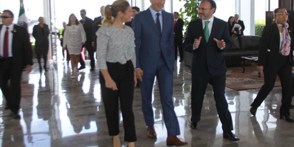 Llega Justin Trudeau a México; realiza primera visita oficial al país