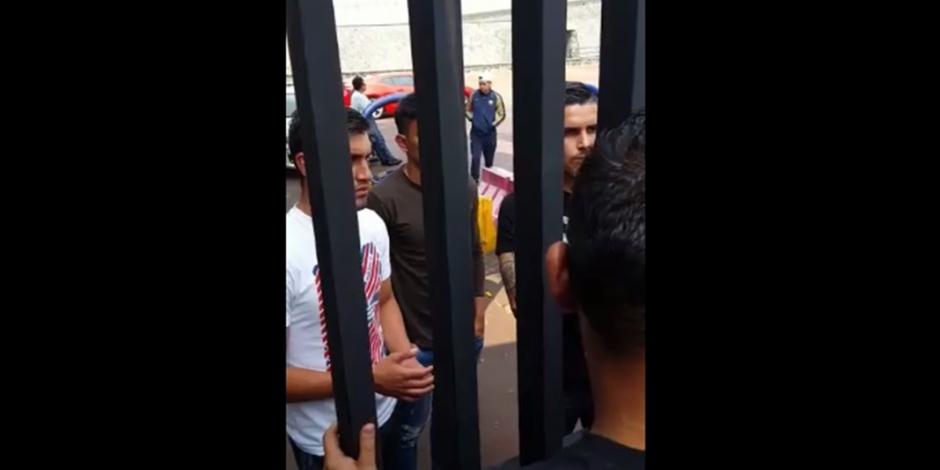 VIDEO: Aficionados de Pumas piden a los jugadores "tengan dignidad"
