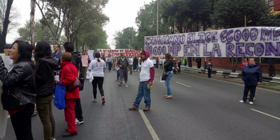 Damnificados por sismo protestan y bloquean vialidades en CDMX