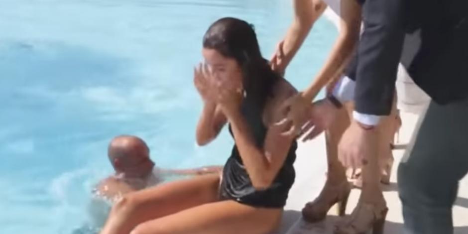 VIDEO: Cae en alberca aspirante a Miss España durante pasarela