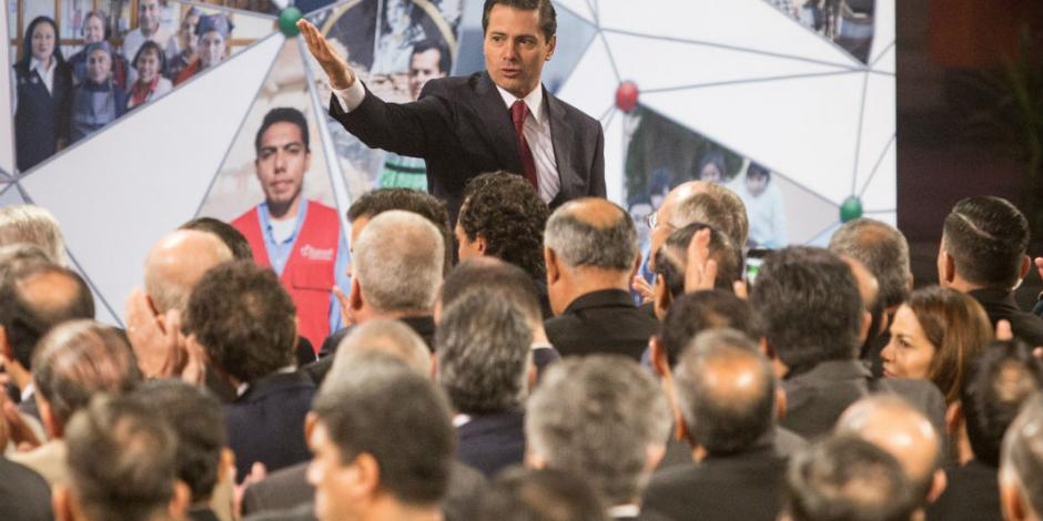 EPN pide a su gabinete "apretar el paso" en el último año de su gobierno