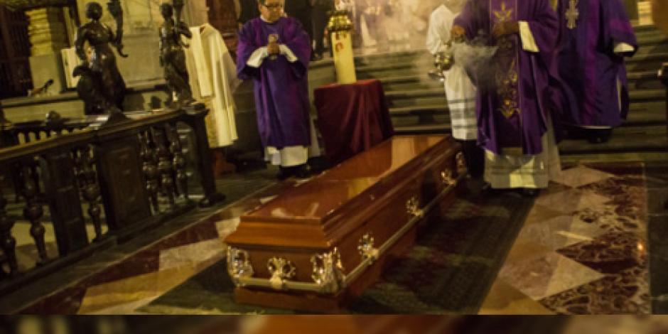 Realizan misa por fallecimiento de padre Machorro en Catedral del Centro  Histórico