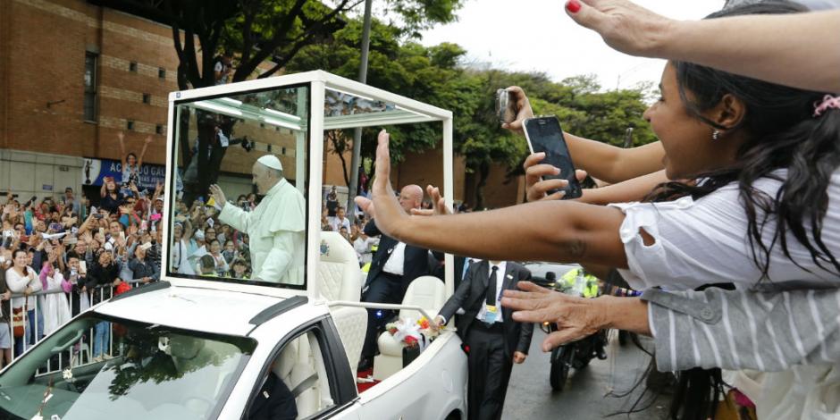 Sacerdote cruza Colombia para conocer al Papa y es apuñalado