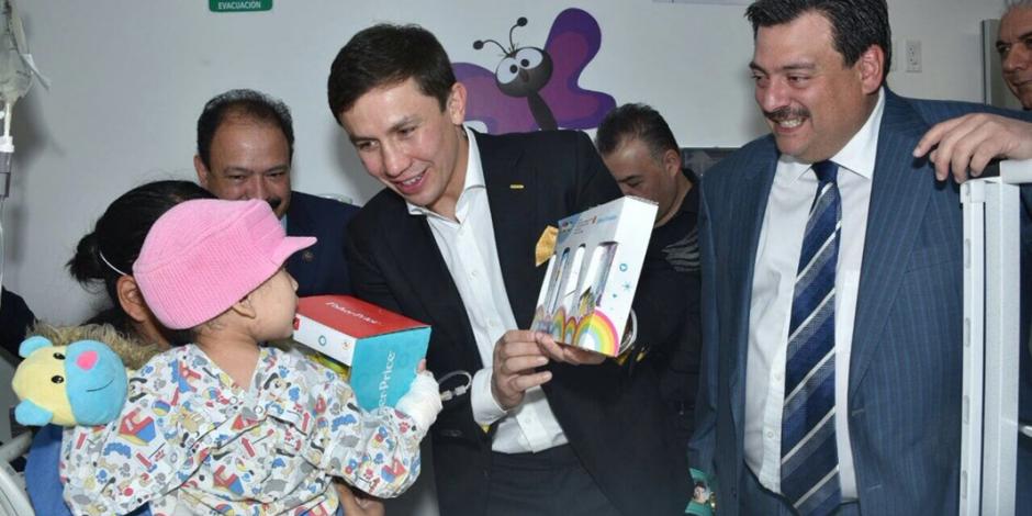 Golovkin reparte regalos y sonrisas en hospital infantil