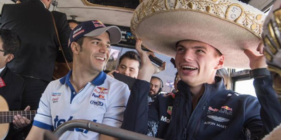 ¡Súbale que hay lugares! Verstappen viaja en camión como todo un mexicano