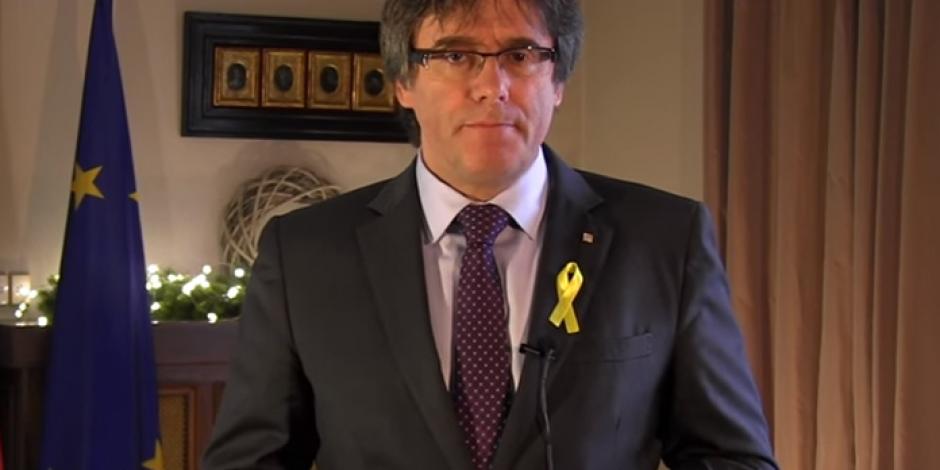 VIDEO: Puigdemont pide a Rajoy negociar con él tras elecciones catalanas