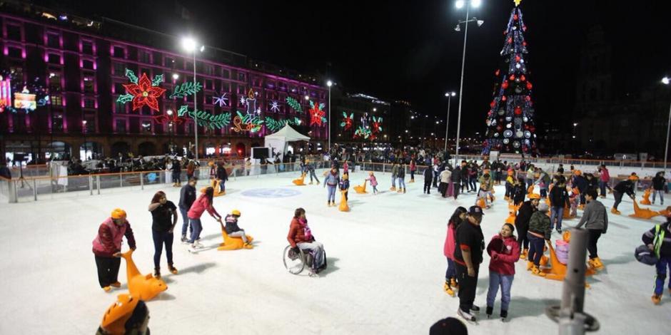 FOTOS: Inauguran la pista de hielo en el Zócalo capitalino