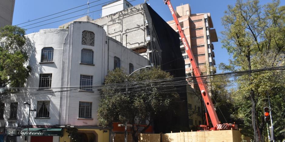 Arranca demolición de edificio en la Condesa; se prevé tarde 100 días
