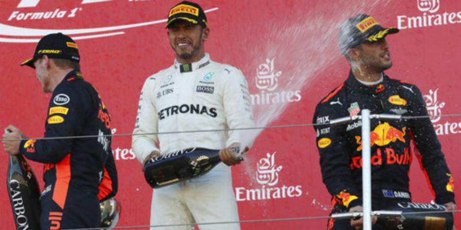 Hamilton gana el GP de Japón, se acerca al campeonato de F1