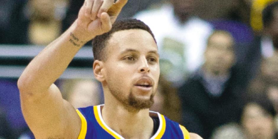 Warriors amarra a Curry con 201 mdd