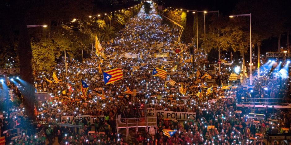 Marchan en Barcelona; piden libertad de catalanes encarcelados