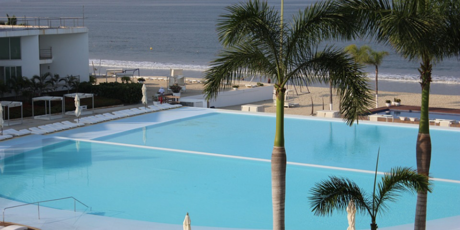 En Brasil, sujeto intenta robar pero termina baleado y ahogado en una piscina