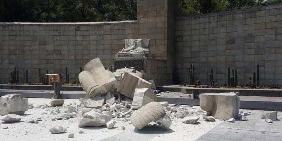 FOTOS; Cae Monumento a la Madre tras terremoto
