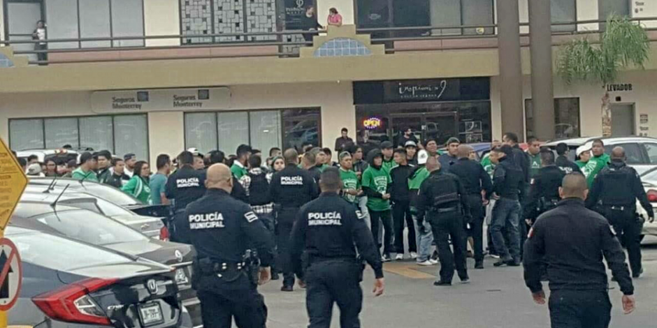Riña entre aficionados de León y Xolos deja 3 lesionados en Tijuana
