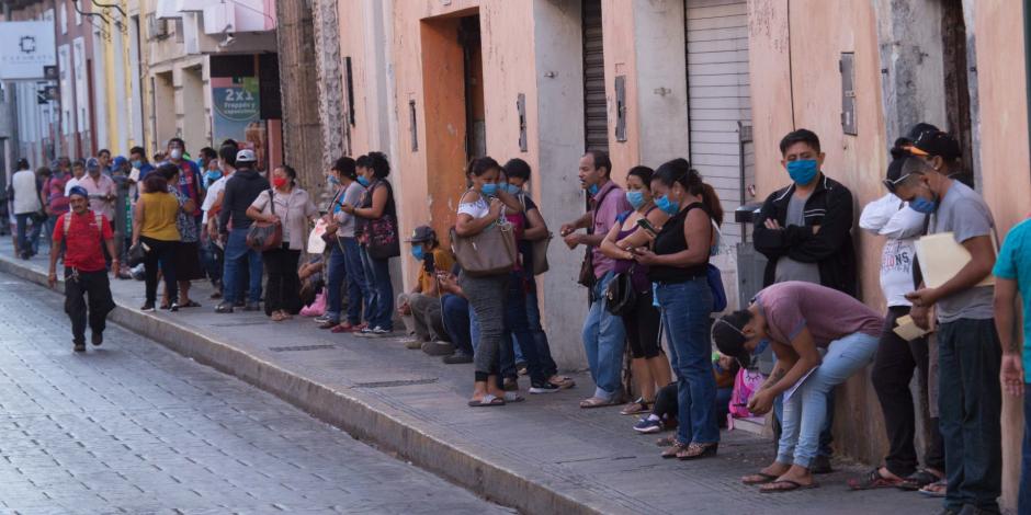 Cientos de personas se congregan en Yucatán para tramitar un seguro de desempleo