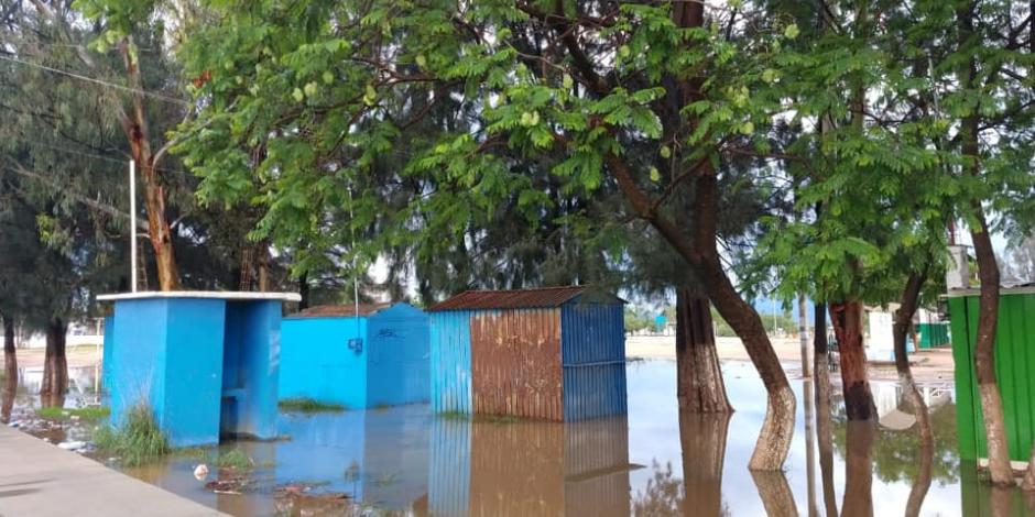 Lluvia deja encharcamientos en municipio oaxaqueño