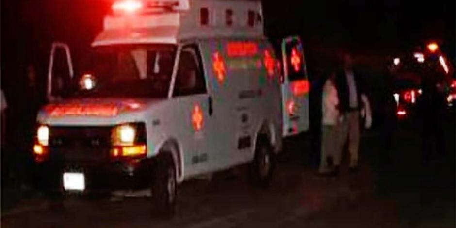 Deja 5 muertos y 32 heridos volcadura de autobús en Oaxaca