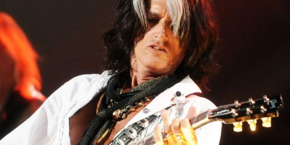 VIDEO: Colapsa guitarrista de Aerosmith durante show
