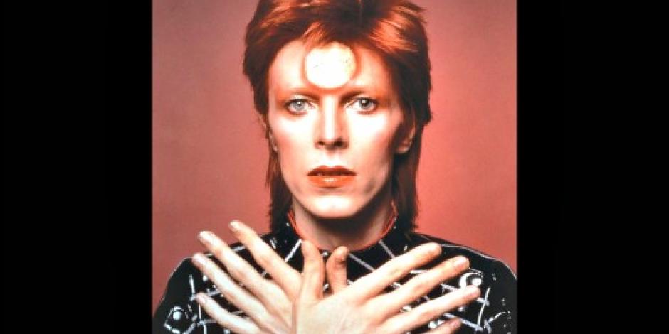 Devela en Berlín placa en honor a David Bowie