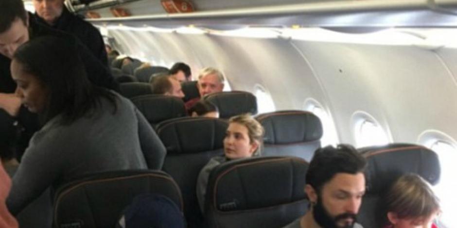 Agreden a Ivanka Trump durante vuelo a Florida