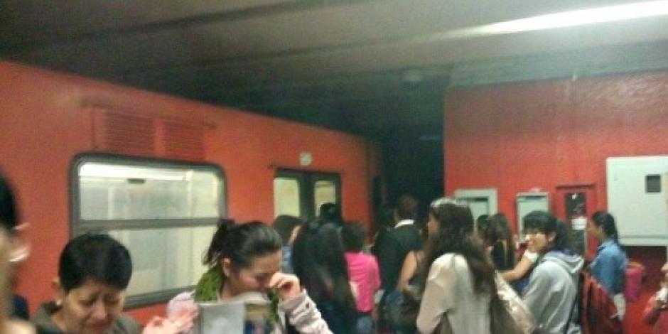 Restablecen servicio en Metro Tlatelolco tras falla en frenos de un tren