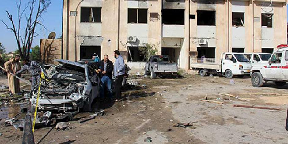 Atentado en Libia deja 60 policías muertos