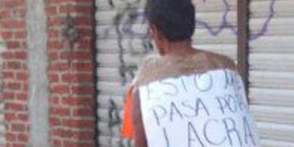Obligan a presunto ladrón a caminar desnudo en Michoacán
