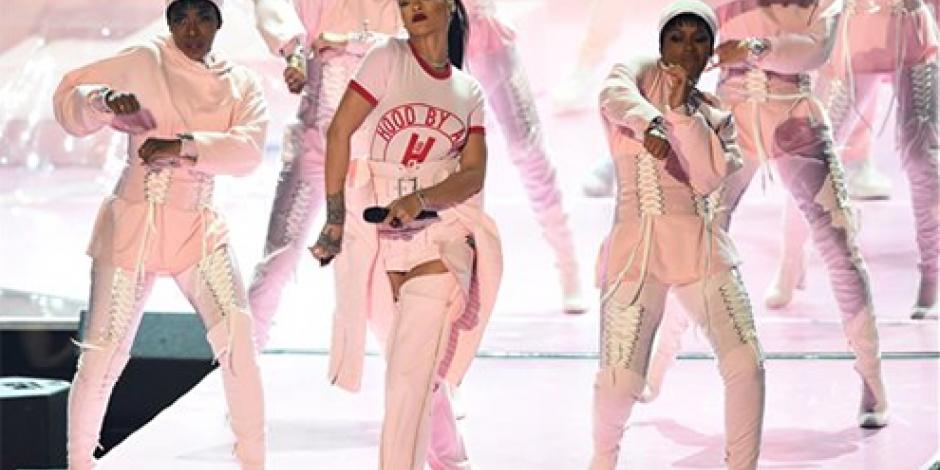 El rosa se apoderó de los shows de Rihanna y Ariana Grande en los VMAs