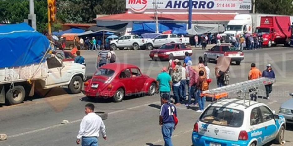 Sección 22 retiene otros 40 camiones en Oaxaca