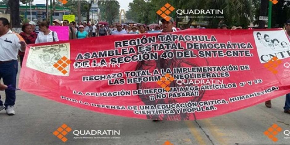 Maestros mantienen bloqueos en 5 puntos de Chiapas