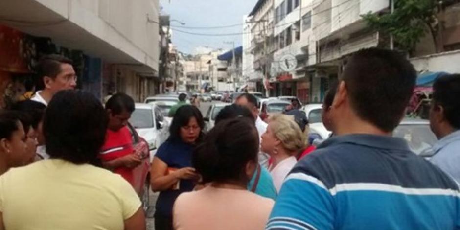 Papás protestan en Acapulco por ausencia de maestros