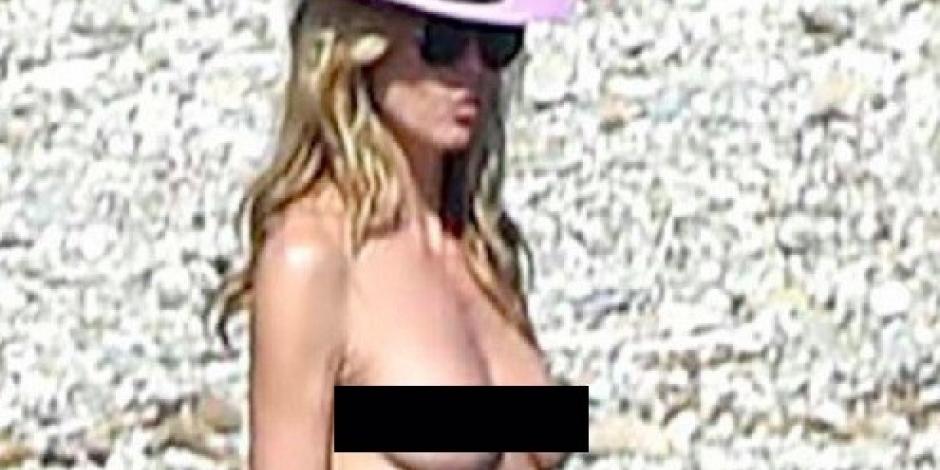 Captan a Heidi Klum en topless en el Mediterráneo