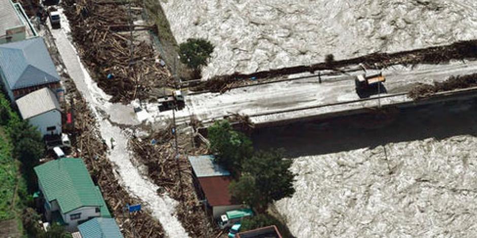 Mueren 11 personas tras paso de tifón “Lyonrock” en Japón