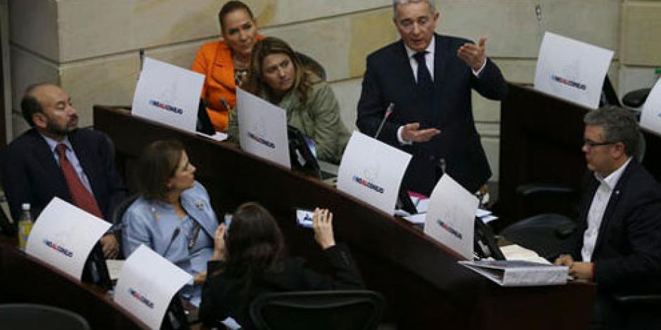 Senado de Colombia refrenda Acuerdo de Paz con las FARC