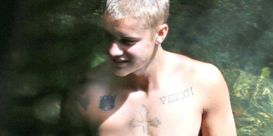 Captan a Justin Bieber desnudo en Hawái