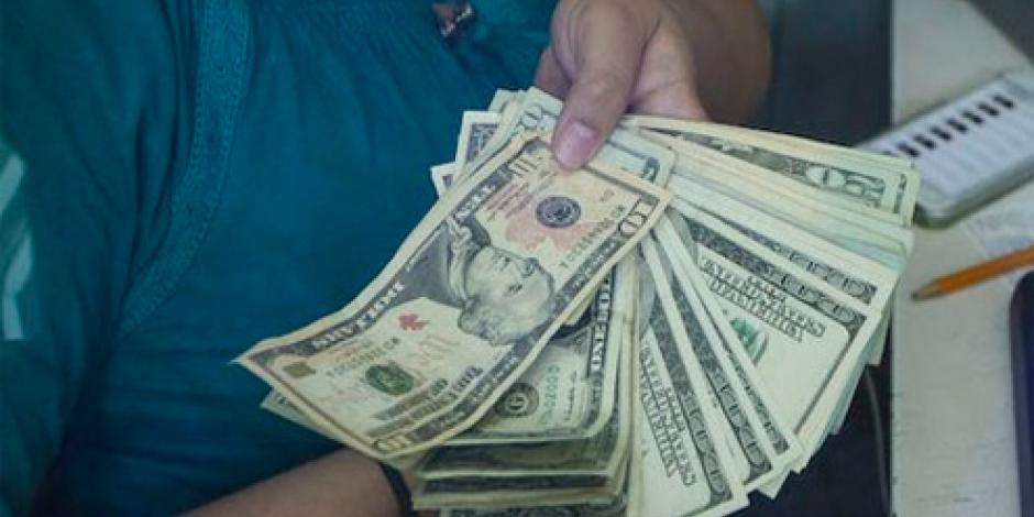 Dólar se vende en 18.37 pesos en bancos de la CDMX