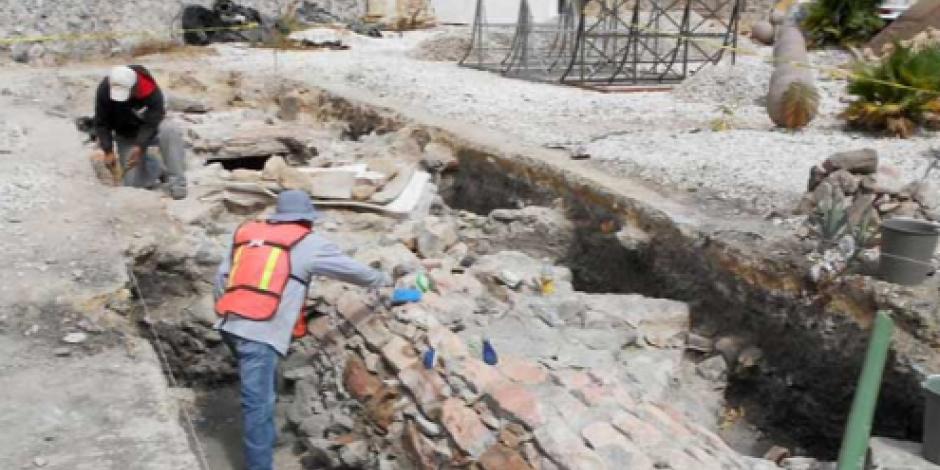 Expertos del INAH rescatan primera obra hidráulica de Querétaro