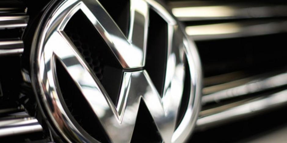 Volkswagen pagará daño por autos contaminantes que vendió
