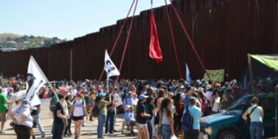 Realizan protesta binacional contra muros en frontera México-EU