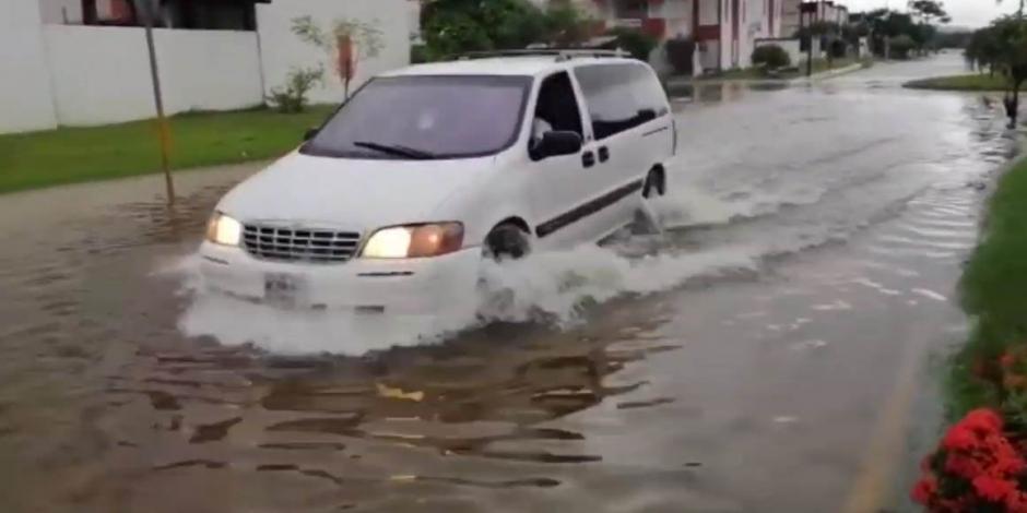 Las recientes precipitaciones pluviales han dejado inundaciones en distintas zonas de Acapulco.