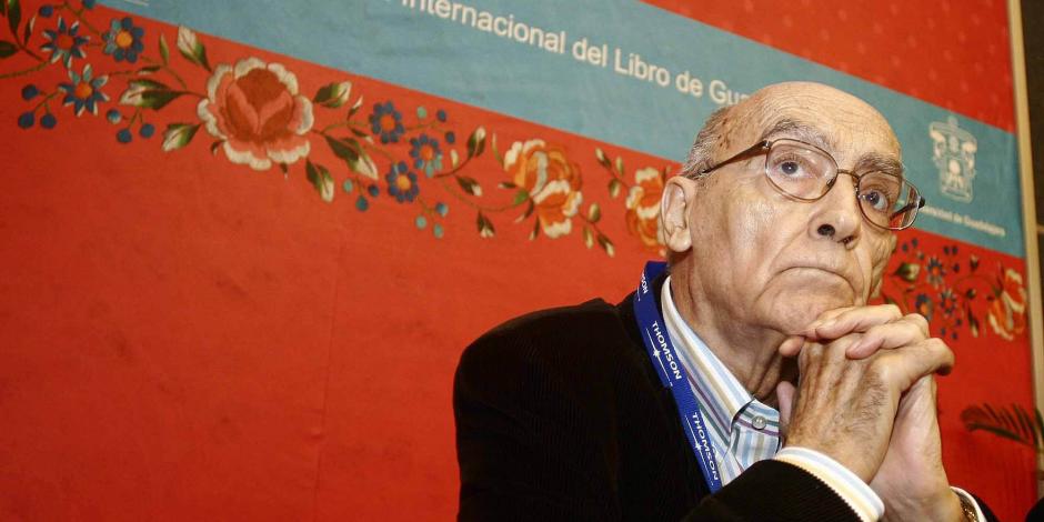 El escritor José Saramago en la FIL de Guadalajara, en 2006